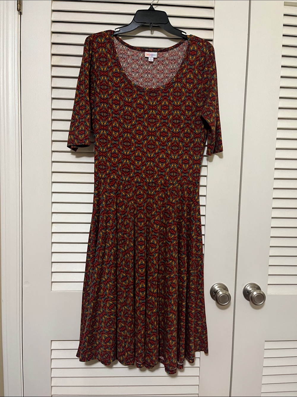 LuLaRoe Burgundy Red Green Patterned Scoop Midi Dress